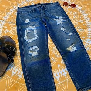 hollister ripped low rise boyfriend jeans